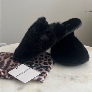 NWT -‎ Generation Love Esther Fur Slides Slippers Black Size Small (5-7)
